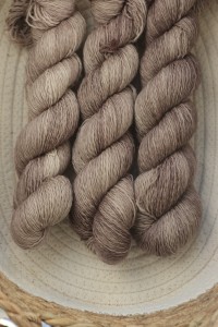 Włóczka ręcznie barwiona merino 100% 100g ( M11)    